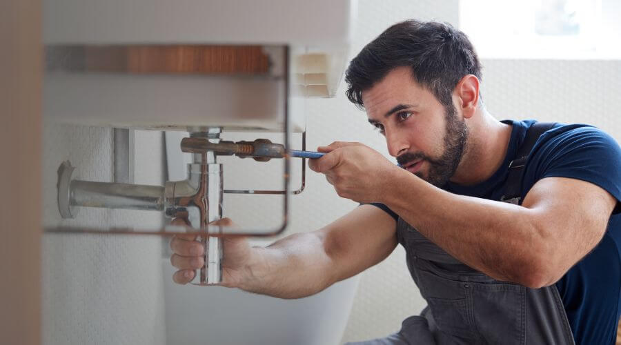 Water heater leaking fix in Quincy, IN